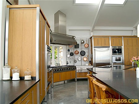 Cocina-de-lujo-en-mansion