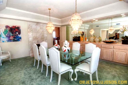 Comedor-de-lujo-en-la-mansion-de-una-celebridad