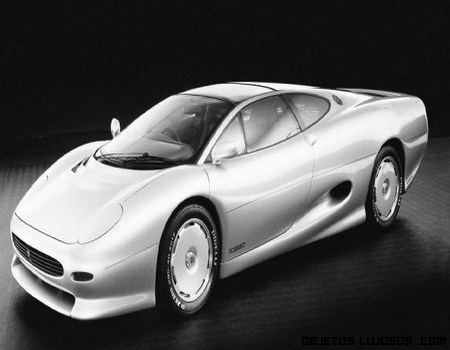 coche gris de lujo