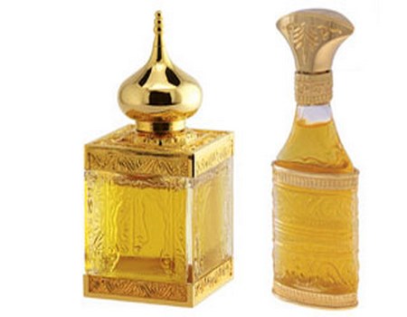 Perfumes con botellas de oro