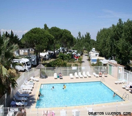 Piscina lujosa en francia