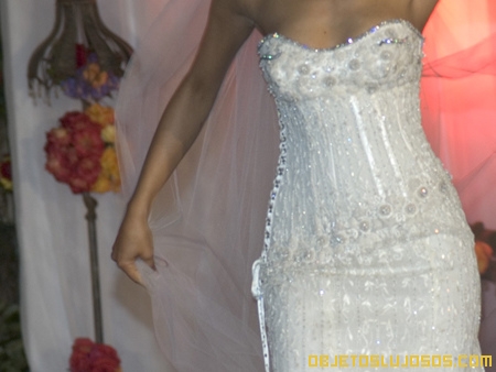 Vestido de novia con diamantes 3