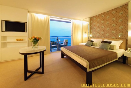 dormitorio-en-hotel-de-negocios