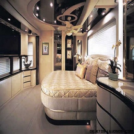 habitaci&oacute;n en coches de lujo