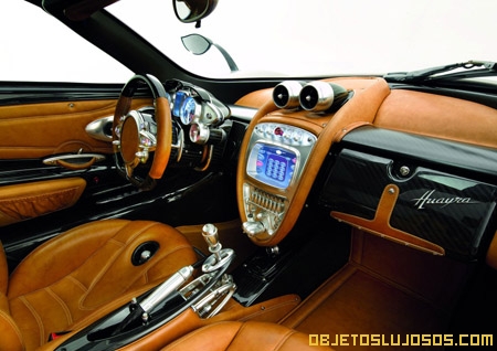 interior-lujo-del-huayra-pagani