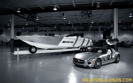 Yate inspirado en el Mercedes SLS AMG